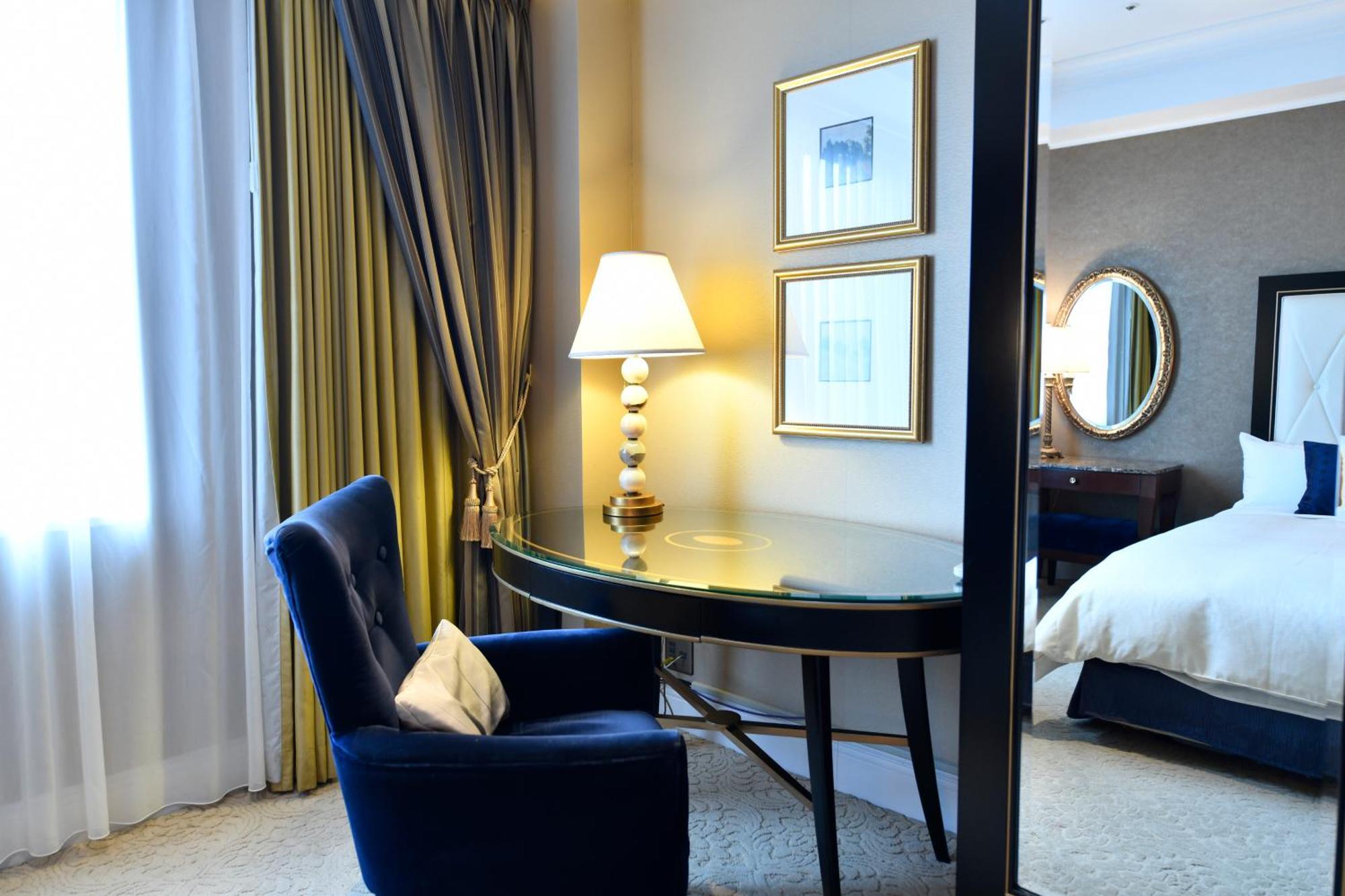 Hotel New Grand Yokohama  Extérieur photo A room at the hotel